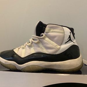 Jordan 11 concord used ; in original box ; 10.5